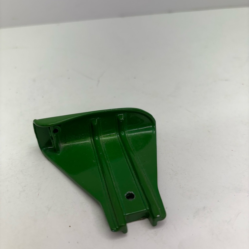 1/16 original Ertl John Deere tractor part 3020 fender - One replacement fender